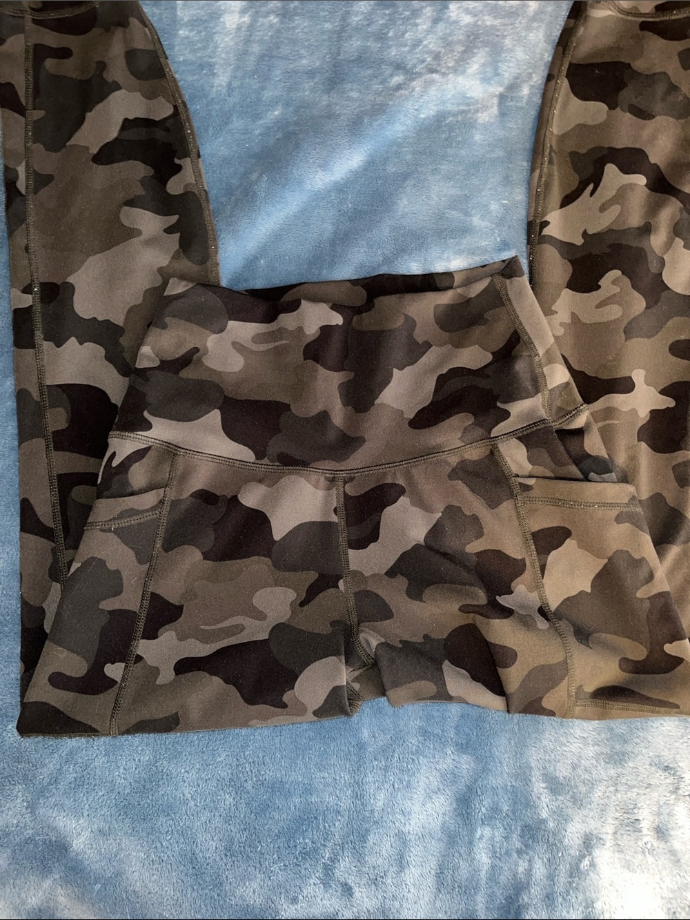 90 Degree By Reflex Black Gray Camo Leggings - Picture 2 of 3